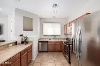 Photo #6: 6829282 Listing