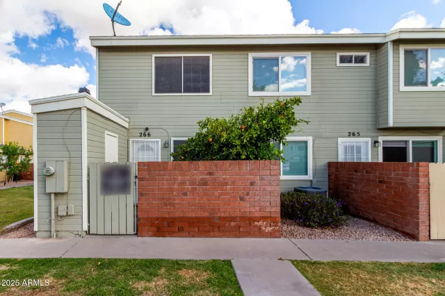 MLS: 6829421 Condo For Sale