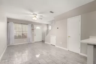 Photo #5: 6829421 Listing