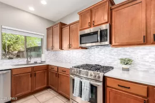 Photo #5: 6829554 Listing