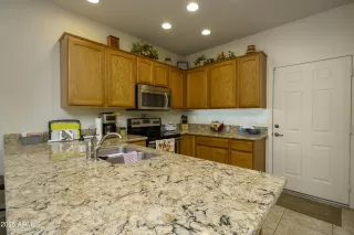 Photo #4: 6829584 Listing