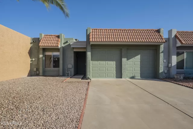 MLS: 6829735 Condo For Sale