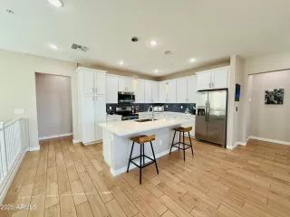 Photo #3: 6829774 Listing