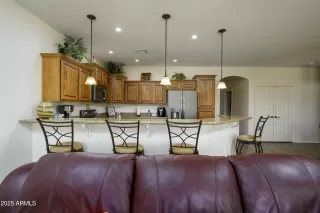 Photo #6: 6830336 Listing