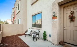 Photo #5: 6830408 Listing