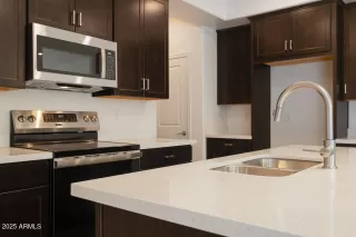 Photo #3: 6830867 Listing 