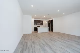 Photo #5: 6830867 Listing 