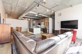 Photo #6: 6831217 Listing