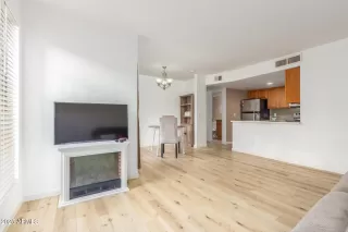 Photo #3: 6831226 Listing