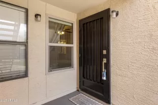 Photo #5: 6831500 Listing