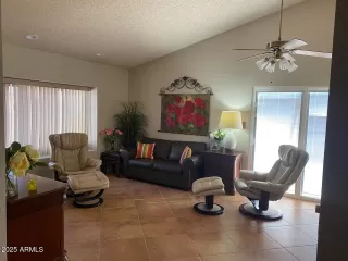 Photo #6: 6831899 Listing