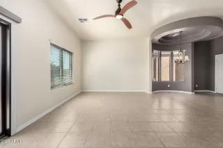 Photo #6: 6831941 Listing