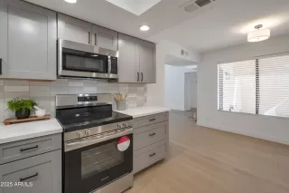 Photo #2: 6831959 Listing 