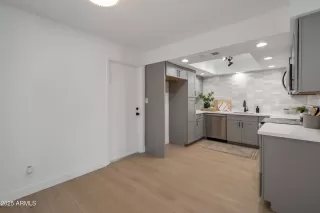 Photo #3: 6831959 Listing 