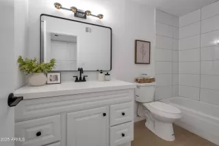 Photo #6: 6831959 Listing 