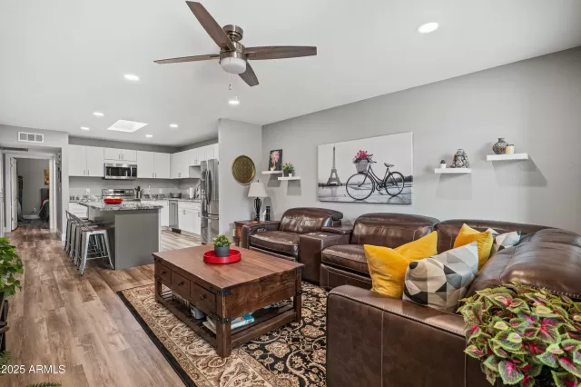 MLS: 6832242 Condo For Sale