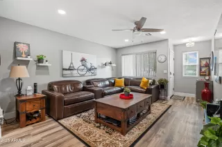 Photo #3: 6832242 Listing 