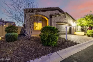 Photo #2: 6832380 Listing