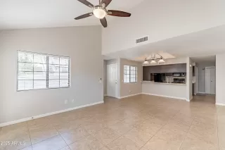 Photo #5: 6832706 Listing