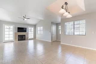 Photo #6: 6832706 Listing