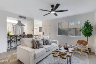 Photo #2: 6832800 Listing 