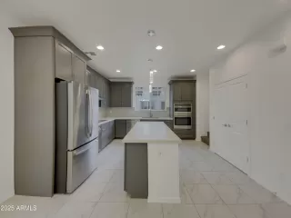 Photo #6: 6832945 Listing 