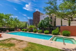 More Details about MLS # 6832985 : 1005 E 8TH STREET#3017