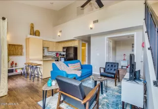 Photo #2: 6832985 Listing 