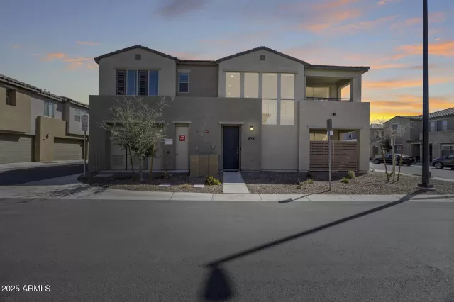 MLS: 6833665 Condo For Sale