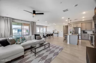 Photo #1: 6833665 Listing 