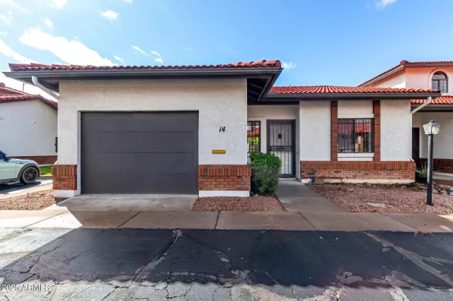 MLS: 6833712 Condo For Sale