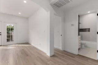 Photo #4: 6833712 Listing