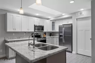 Photo #1: 6833843 Listing