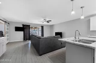 Photo #3: 6833843 Listing