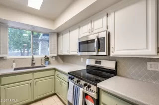 Photo #3: 6834080 Listing 