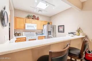 Photo #5: 6834144 Listing