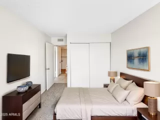 Photo #3: 6834312 Listing