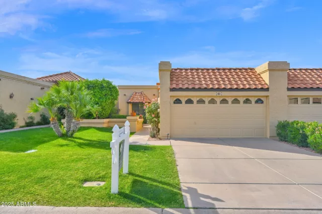 MLS: 6834358 Condo For Sale