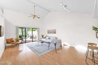 Photo #5: 6834358 Listing 