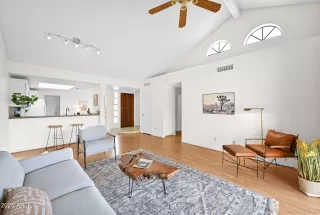 Photo #6: 6834358 Listing 