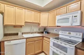 Photo #4: 6834503 Listing