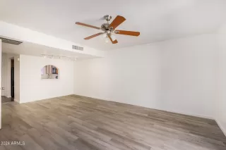 Photo #6: 6834571 Listing