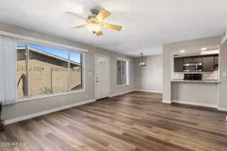 Photo #4: 6835039 Listing