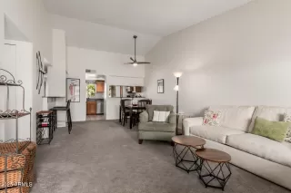 Photo #2: 6835569 Listing 