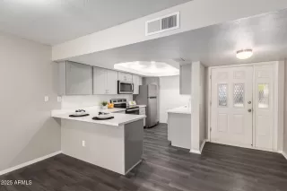 Photo #1: 6835789 Listing 