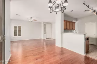 Photo #5: 6836016 Listing 