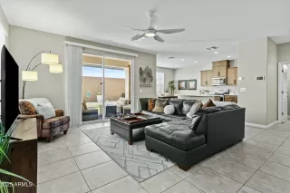 Photo #2: 6836137 Listing 