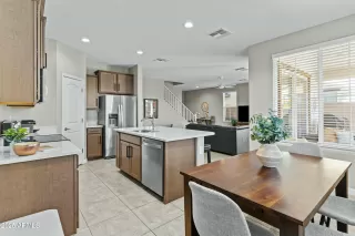 Photo #4: 6836137 Listing 