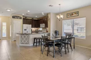 Photo #6: 6836167 Listing