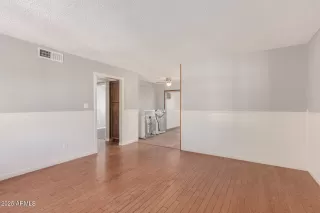 Photo #3: 6836554 Listing